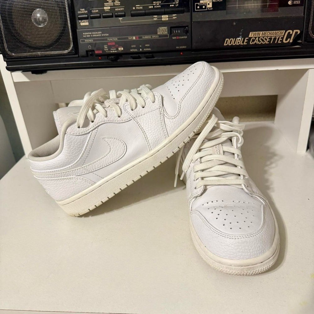 Nike Air Jordan 1 Low Triple White Retro Snickers 8.5